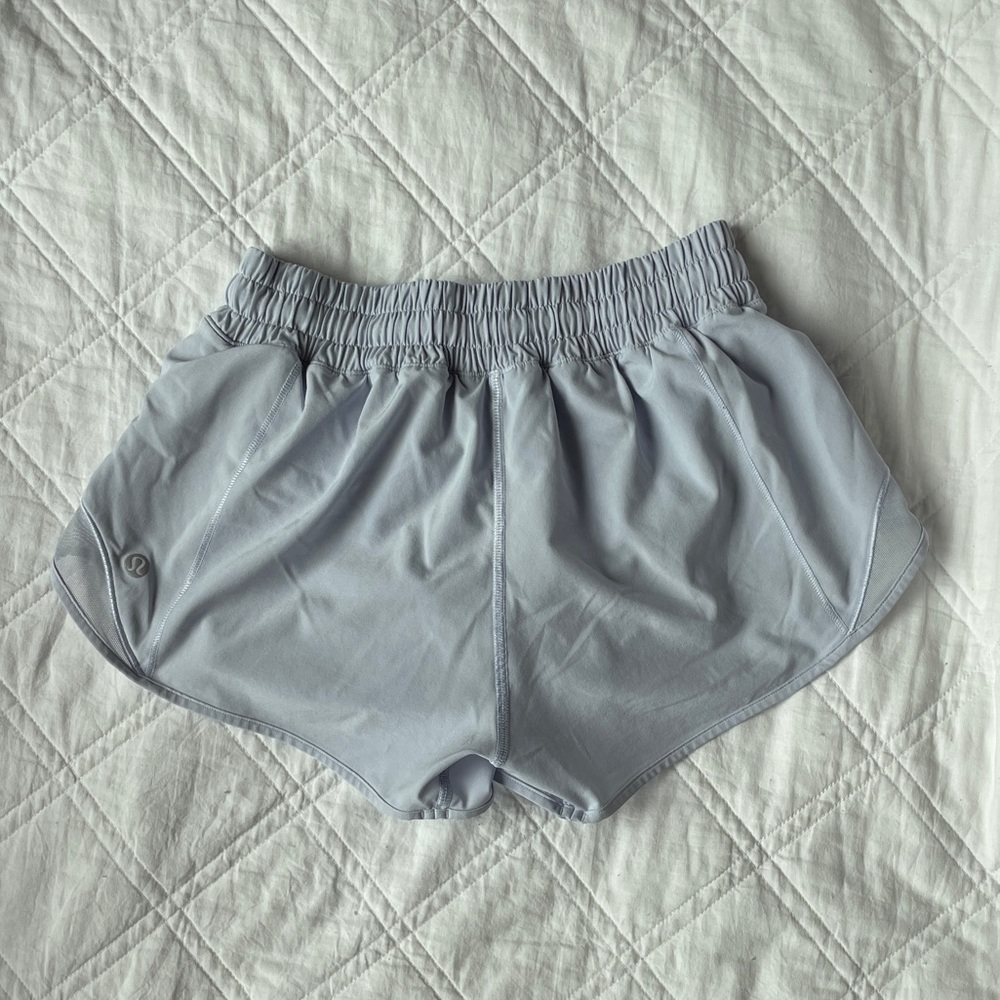 lululemon light blue hotty hot shorts - low rise 2.5